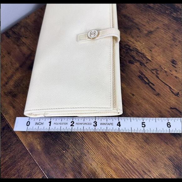 CHANEL Pale Yellow Leather CC Vintage Long Wallet 9728895 (CCXX150) - Picture 14 of 16